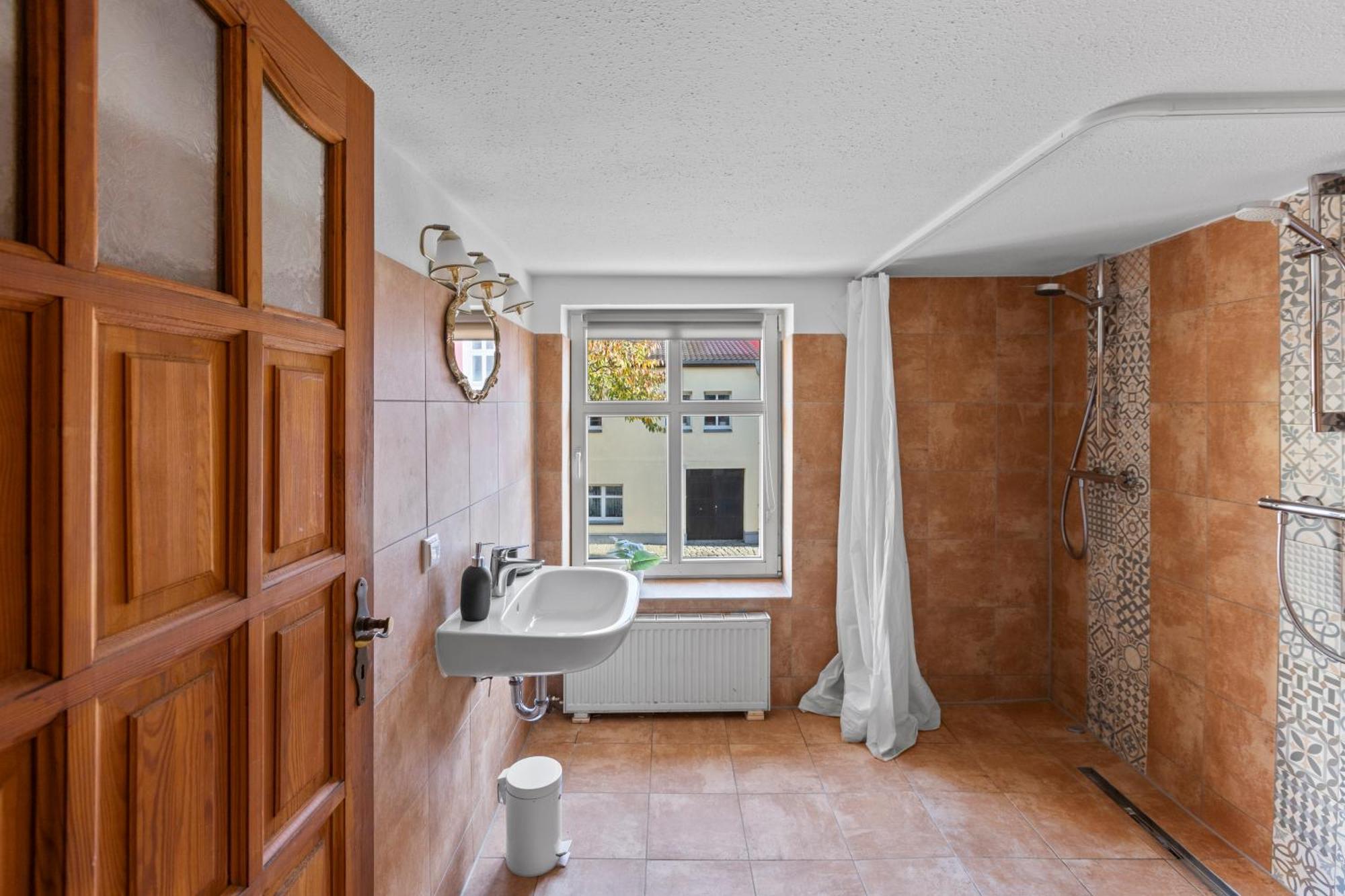 Sabina Monteurwohnung I 75 Zoll Tv I Kueche I Bad I Backofen I トレッビン エクステリア 写真